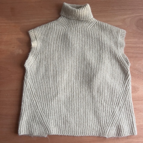 NWT ZARA turtleneck knit sweater vest size M green open back  sleeveless ribbed - Picture 1 of 7